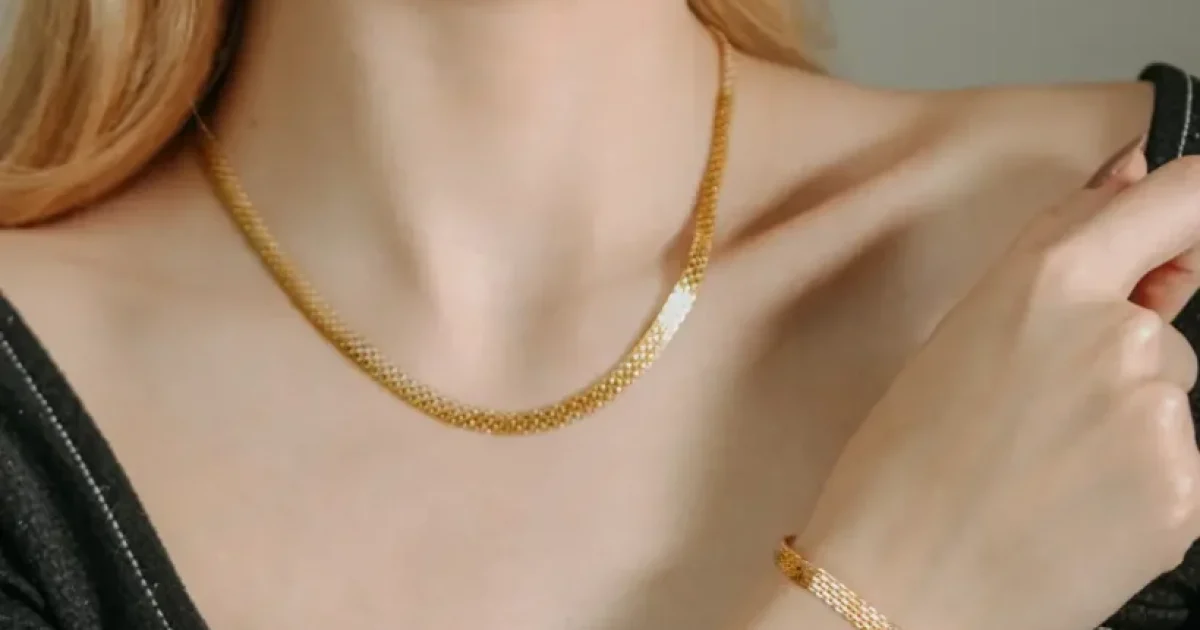 Colar de ouro 18k em detalhe, peça da Grecco Joalheria