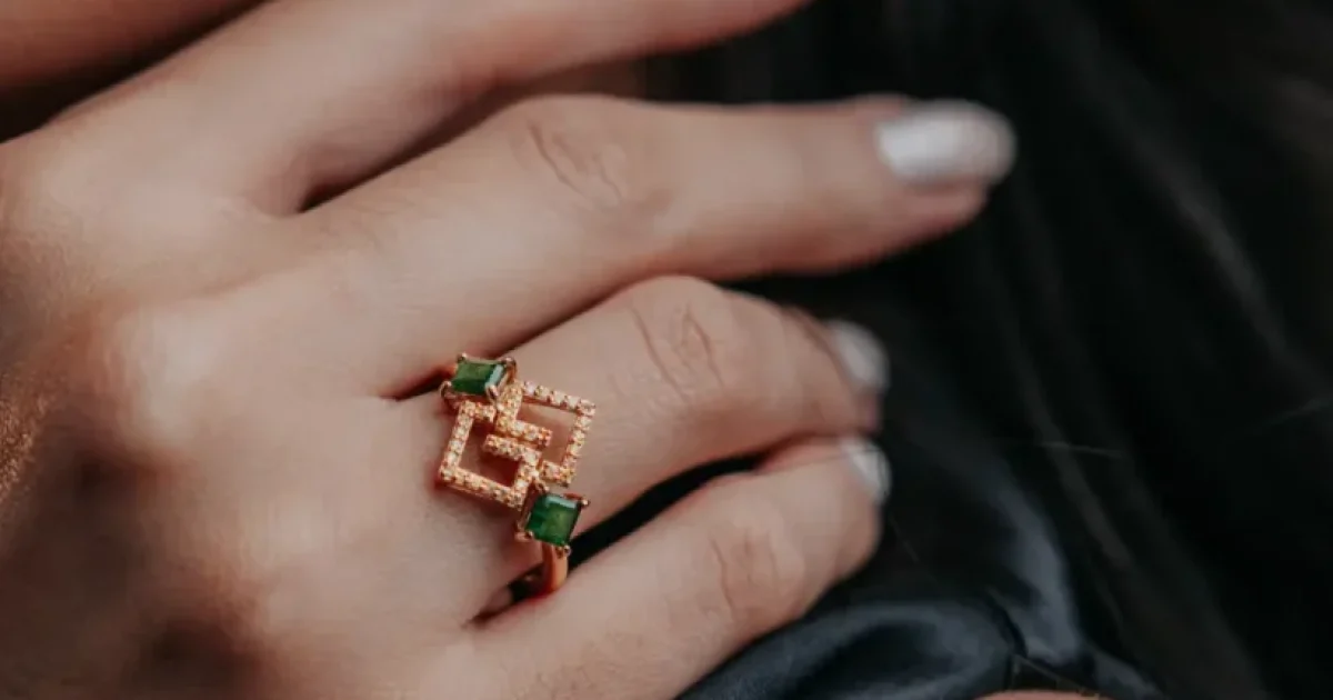 Anel de noivado em ouro 18k da Grecco Joalheria