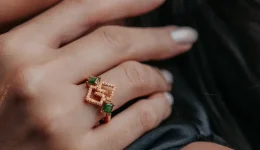 Anel de noivado em ouro 18k da Grecco Joalheria